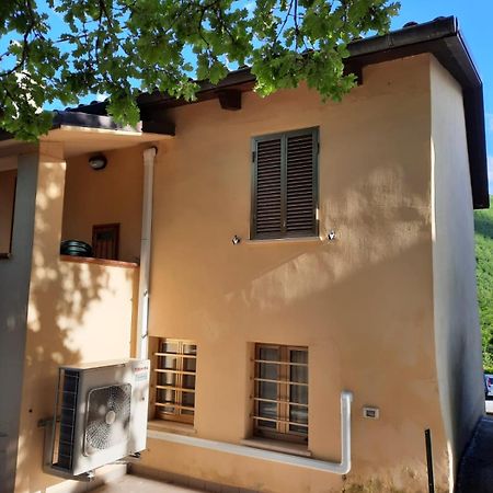 Ferienhaus In Frontone Екстер'єр фото